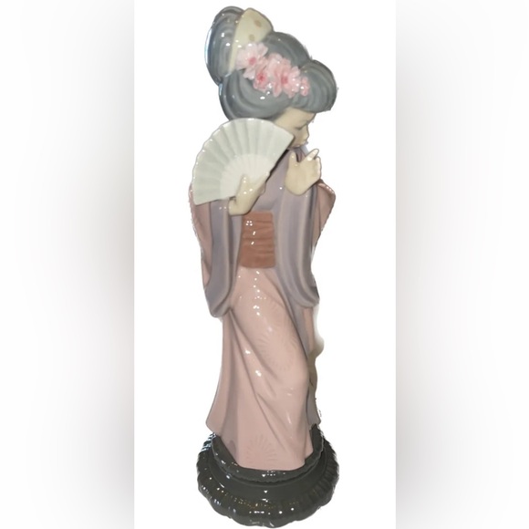 LLADRO FIGURINE "CHRYSANTHEMUM / TIMID JAPANESE" GEISHA GIRL WITH FAN SPAIN 4990 - Picture 3 of 11